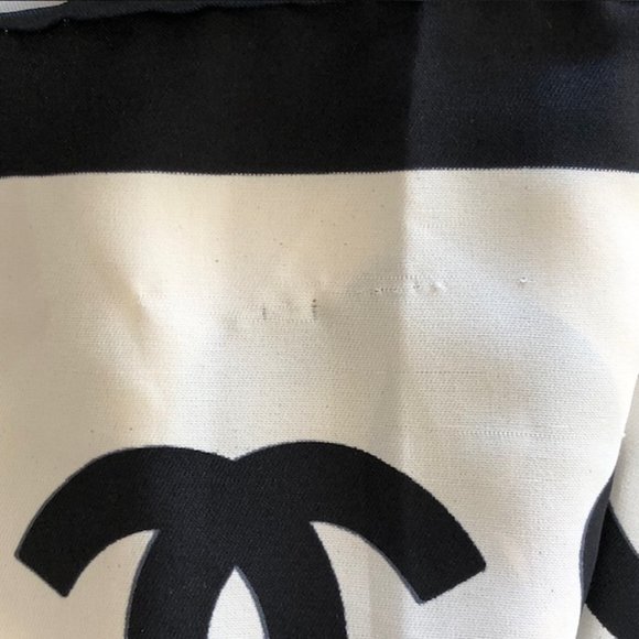 CHANEL CC Camellia Print Black White Silk Scarf Large Square - Picture 16 of 17